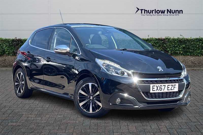 Peugeot 208 1.2 Puretech Allure Premium Hatchback M Black