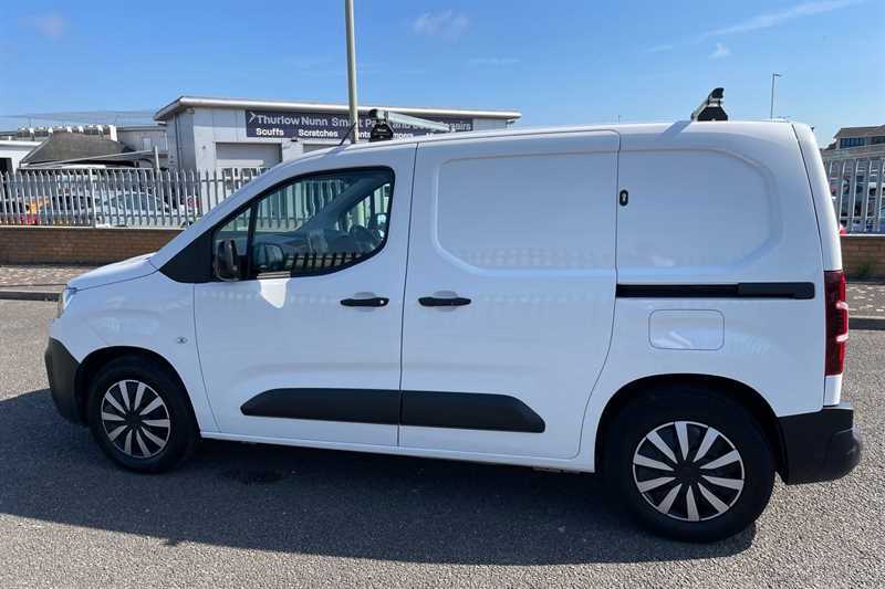 Citroen e-Berlingo E-berlingo Feel Black #37