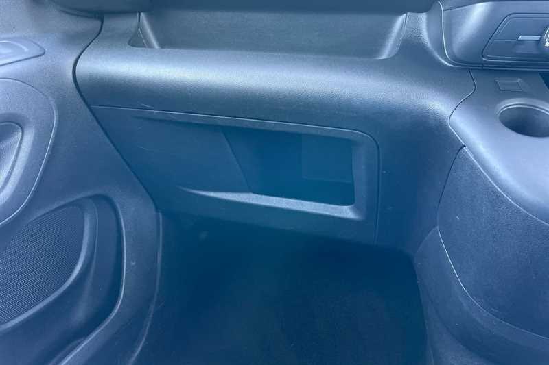 Citroen e-Berlingo E-berlingo Feel Black #40