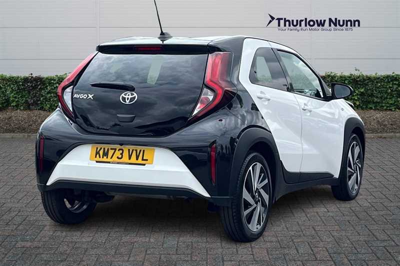 Toyota Aygo X 1.0 Vvt-i Edge Hatchback Euro 6 KM73VVL White #3