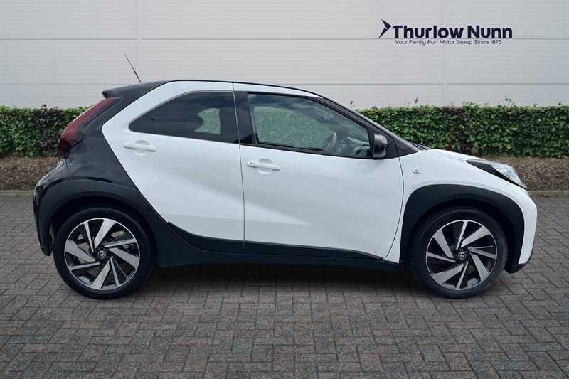 Toyota Aygo X 1.0 Vvt-i Edge Hatchback Euro 6 KM73VVL White #2