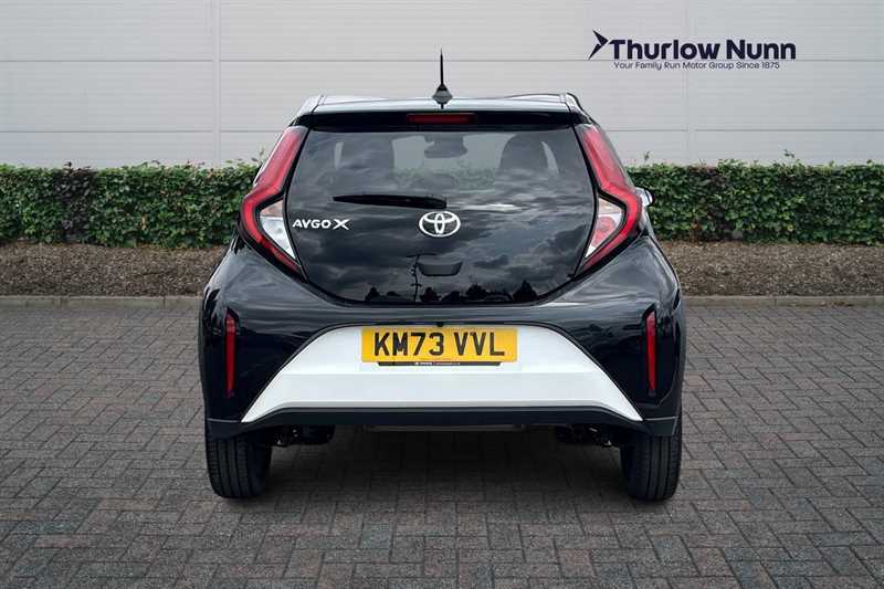 Toyota Aygo X 1.0 Vvt-i Edge Hatchback Euro 6 KM73VVL White #4