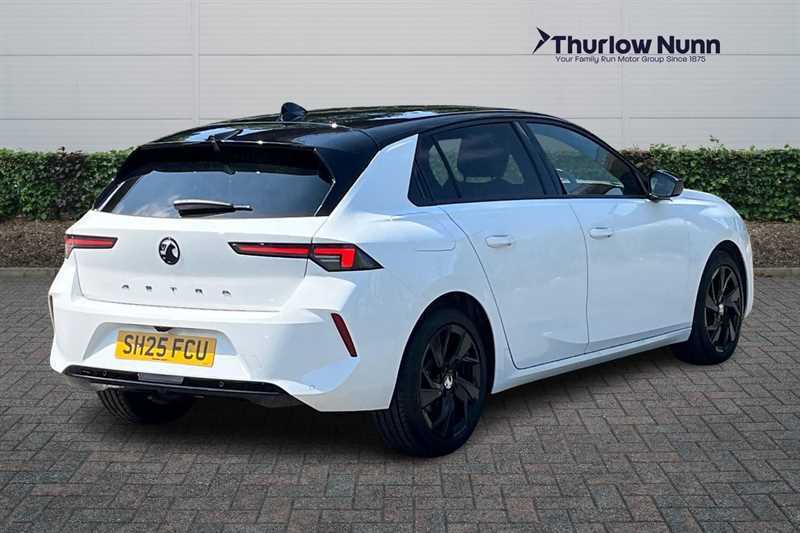 Vauxhall Astra 1.2I Turbo 130 Ps Gs Hatchback White #3