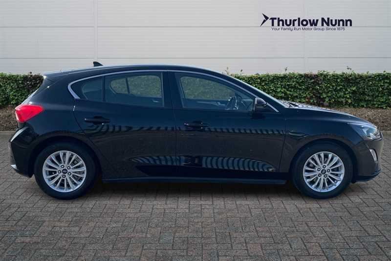 Ford Focus 1.0T Ecoboost Titanium Hatchback Black #3