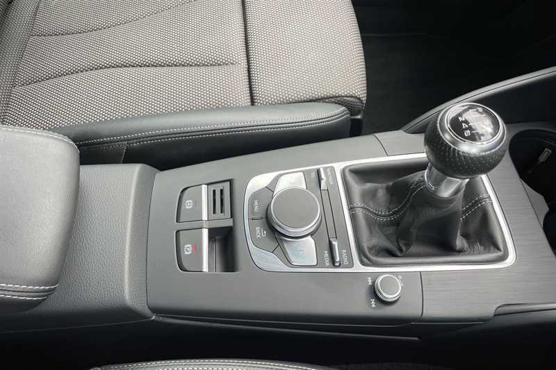 Audi A3 Audi 30 Tfsi Sport S Tronic White #27