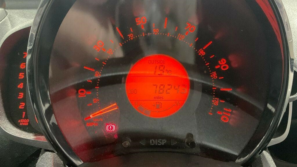 Toyota Aygo Vvt-i X-cite 3 Yellow #9