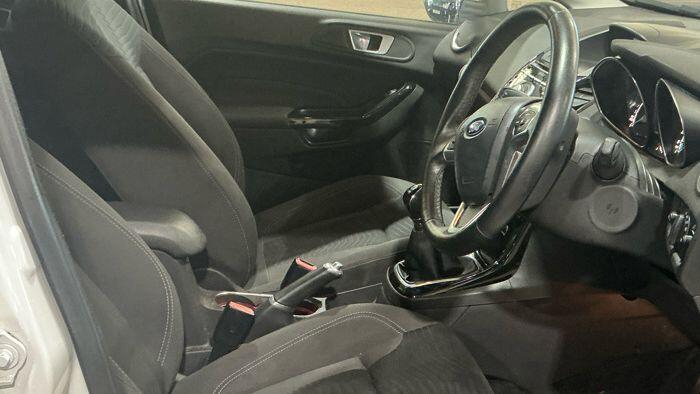 Ford Fiesta 1.0T Ecoboost Titanium Euro 5 Ss AX15HRJ #4