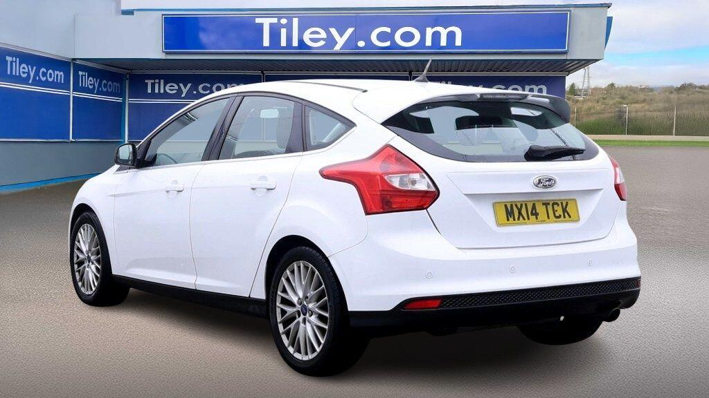 Ford Focus Hatchback Silver #5