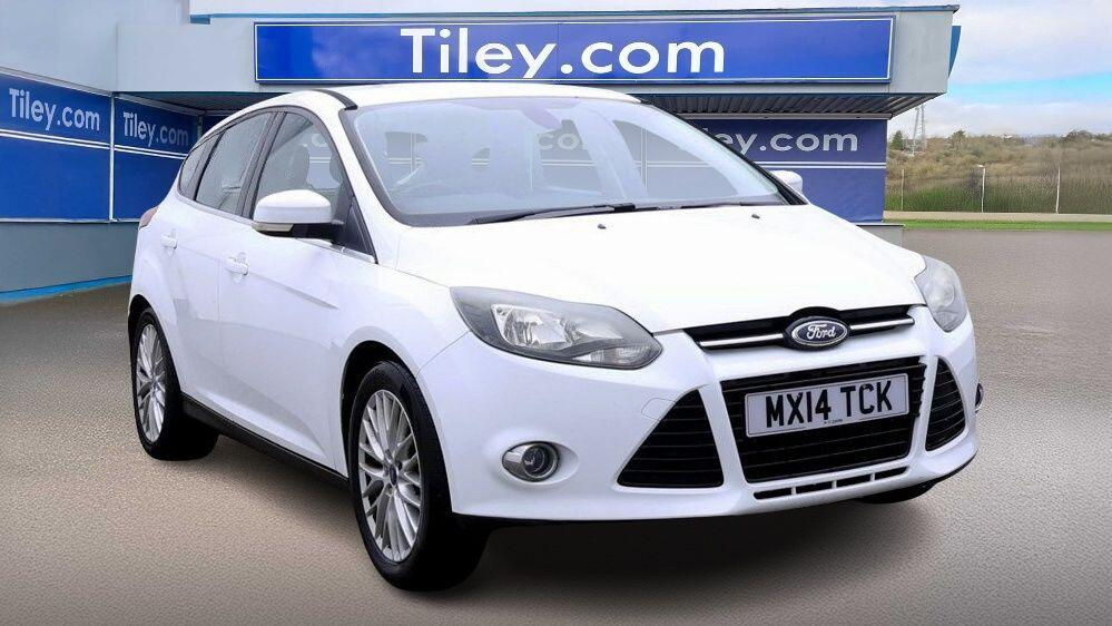 Ford Focus Hatchback Silver #1