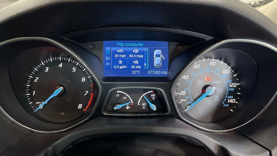 Ford Focus Hatchback Silver #9