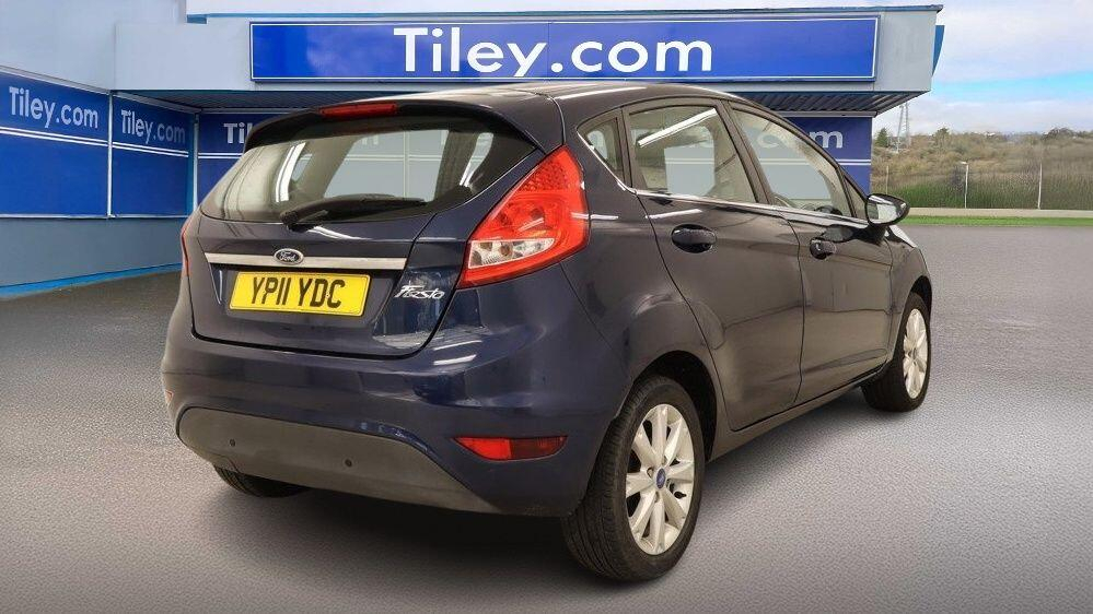 Ford Fiesta Hatchback White #6