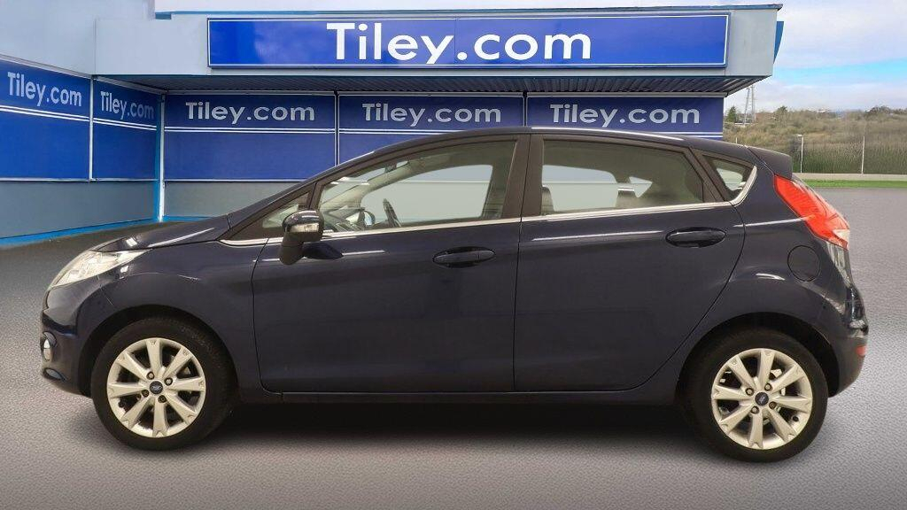 Ford Fiesta Hatchback White #3