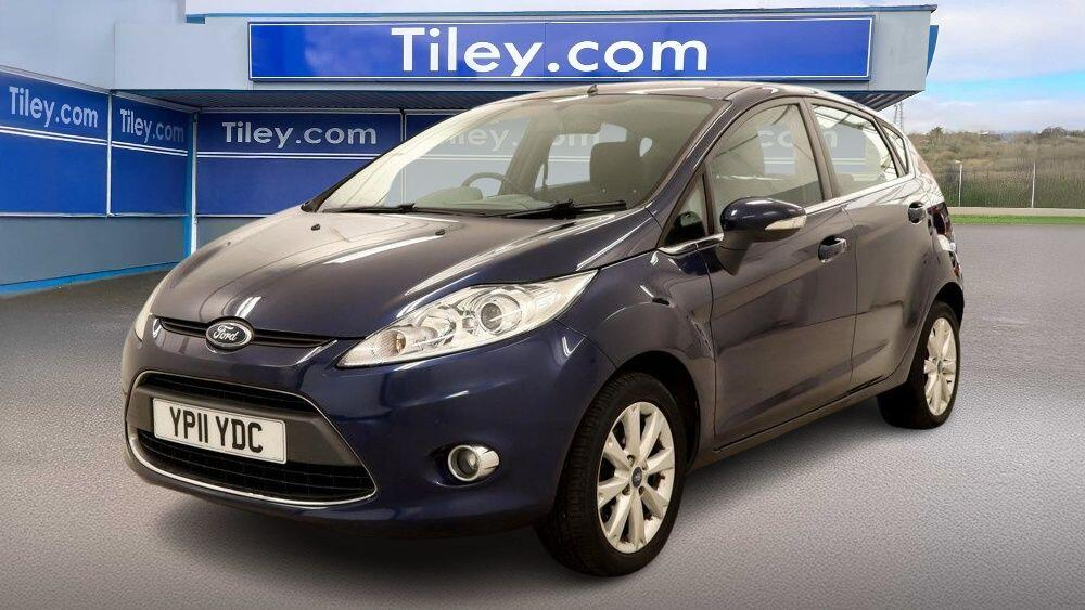Ford Fiesta Hatchback White #2