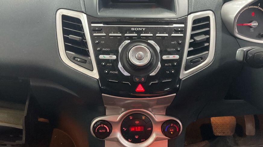 Ford Fiesta 1.4 Titanium  #6