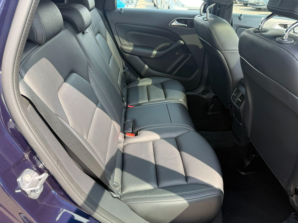 Mercedes-Benz B Class B200d Amg Line Executive Black #31