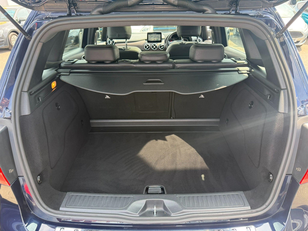 Mercedes-Benz B Class B200d Amg Line Executive Black #35