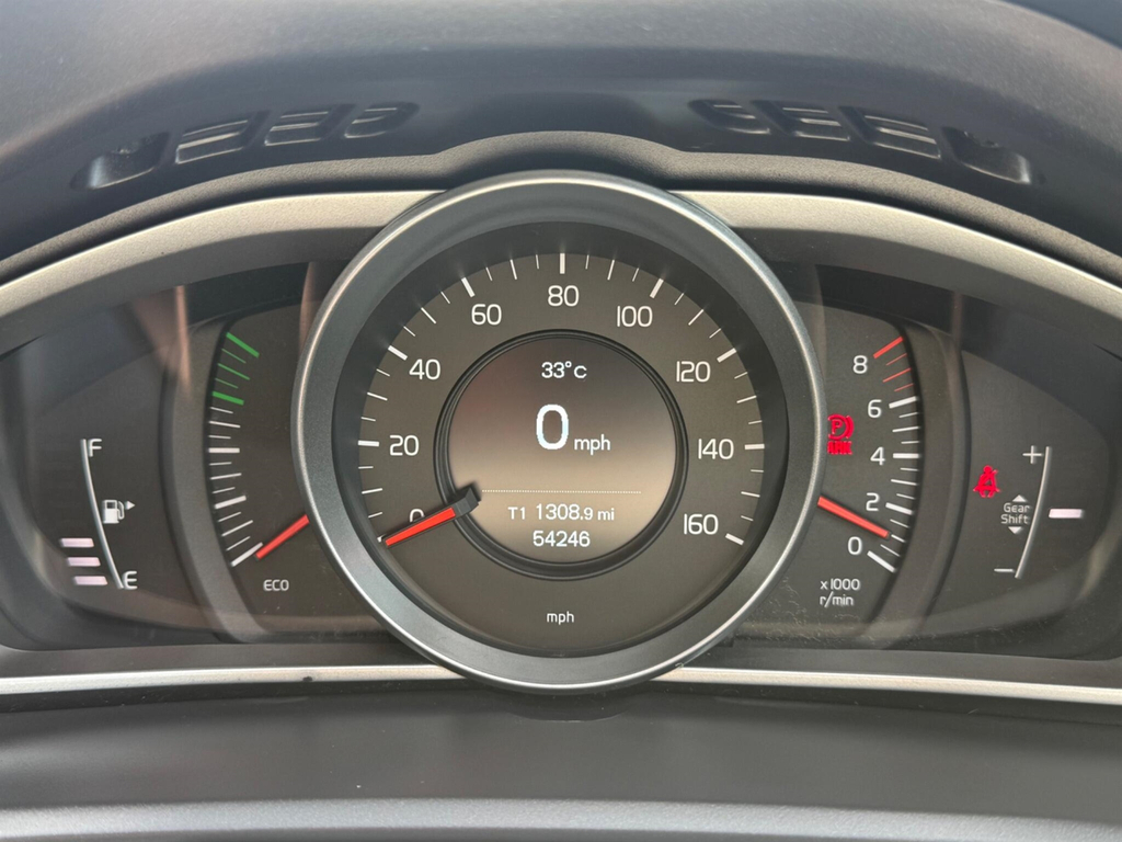 Volvo V40 T2 122 Momentum Nav Plus Hatchback White #17