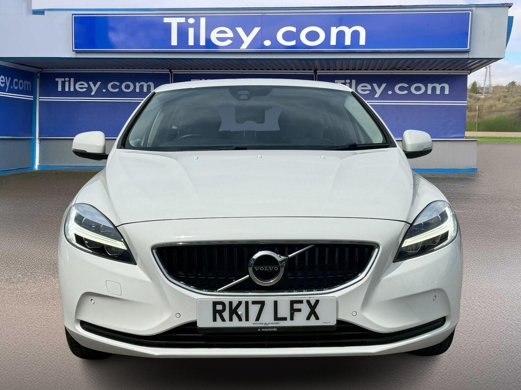 Volvo V40 2.0 T3 Momentum Euro 6 Ss  #2