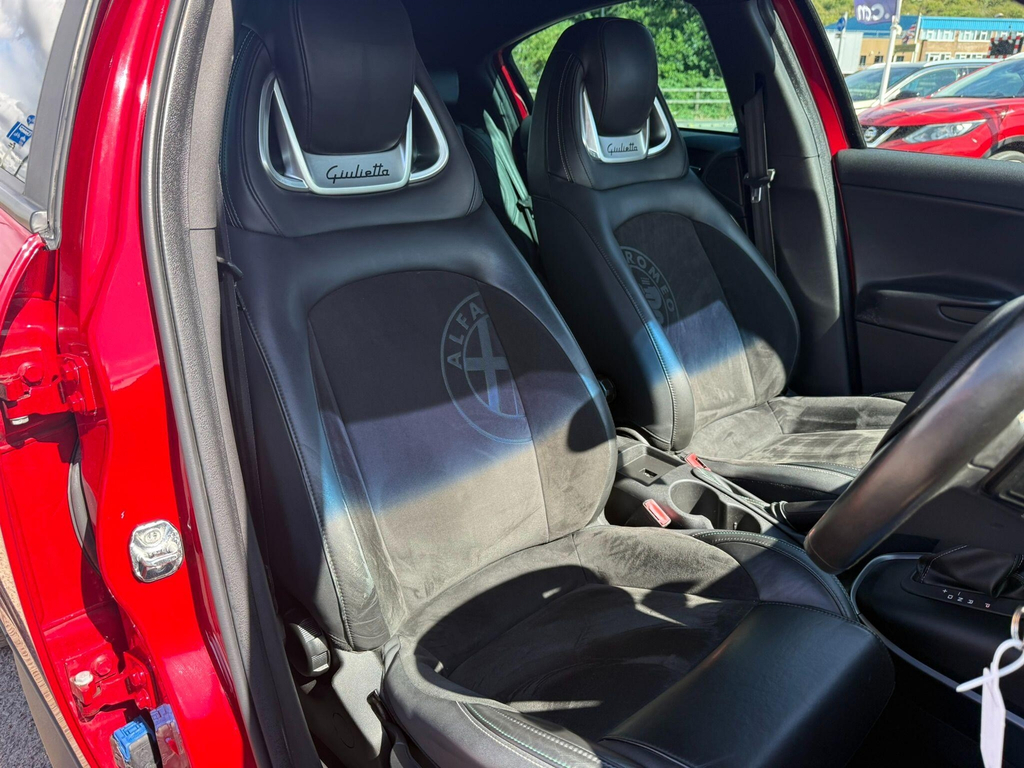 Alfa Romeo Giulietta Jtdm-2 Exclusive White #11