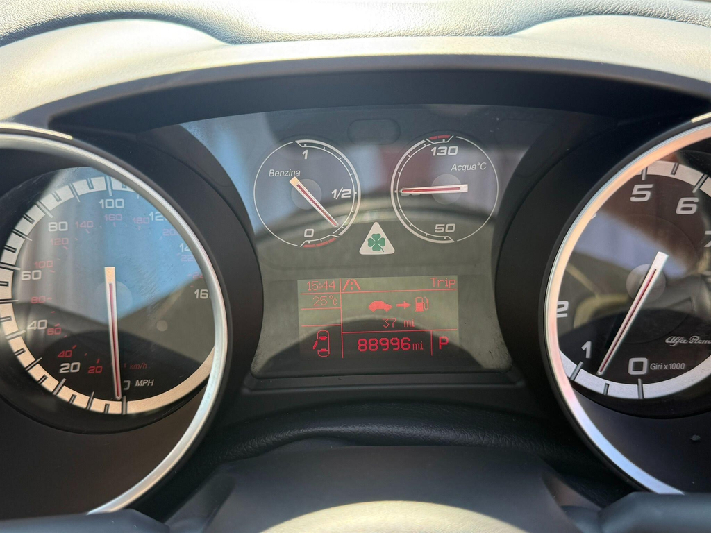 Alfa Romeo Giulietta Jtdm-2 Exclusive White #16