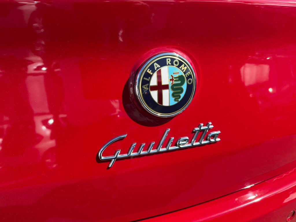 Alfa Romeo Giulietta Jtdm-2 Exclusive White #32