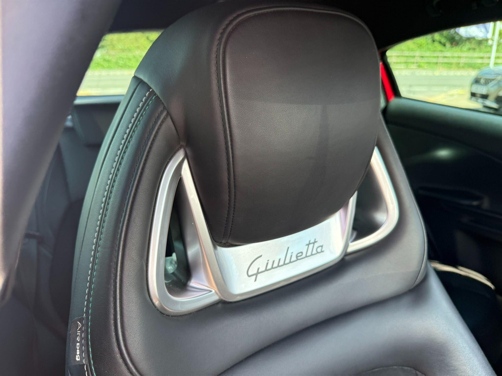 Alfa Romeo Giulietta Jtdm-2 Exclusive White #28