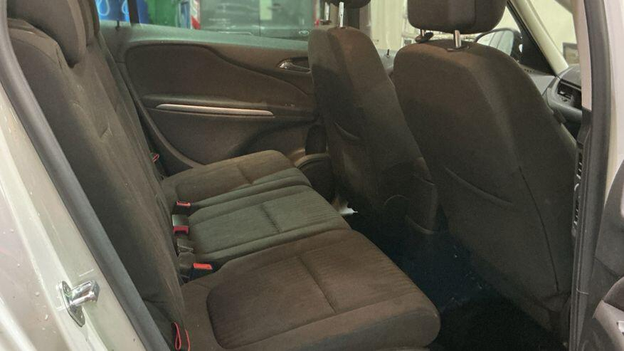 Vauxhall Zafira Tourer Tech Line Black #9