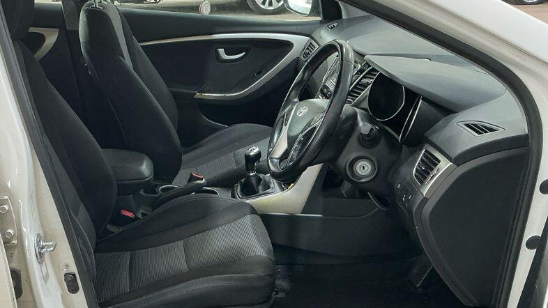 Hyundai I30 1.6 Active Euro 5 2014 Black #7
