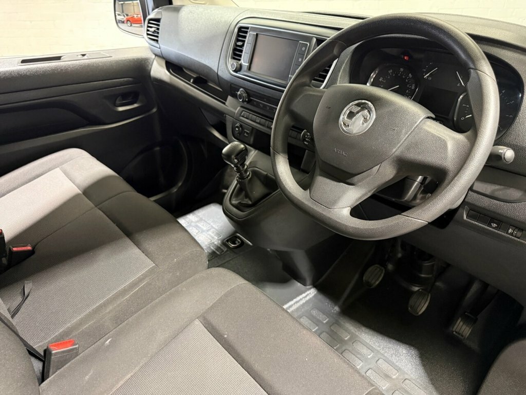 Vauxhall Vivaro 1.5L Pro 6Dr DL23XSN White #3