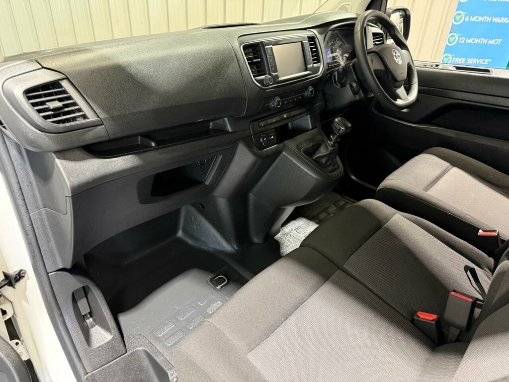 Vauxhall Vivaro 1.5L Pro 6Dr DL23XSN White #5