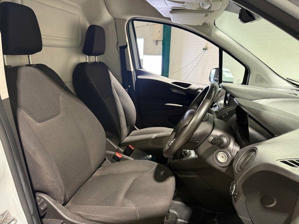 Ford Transit Courier 1.5L Limited CE20VVP White #3