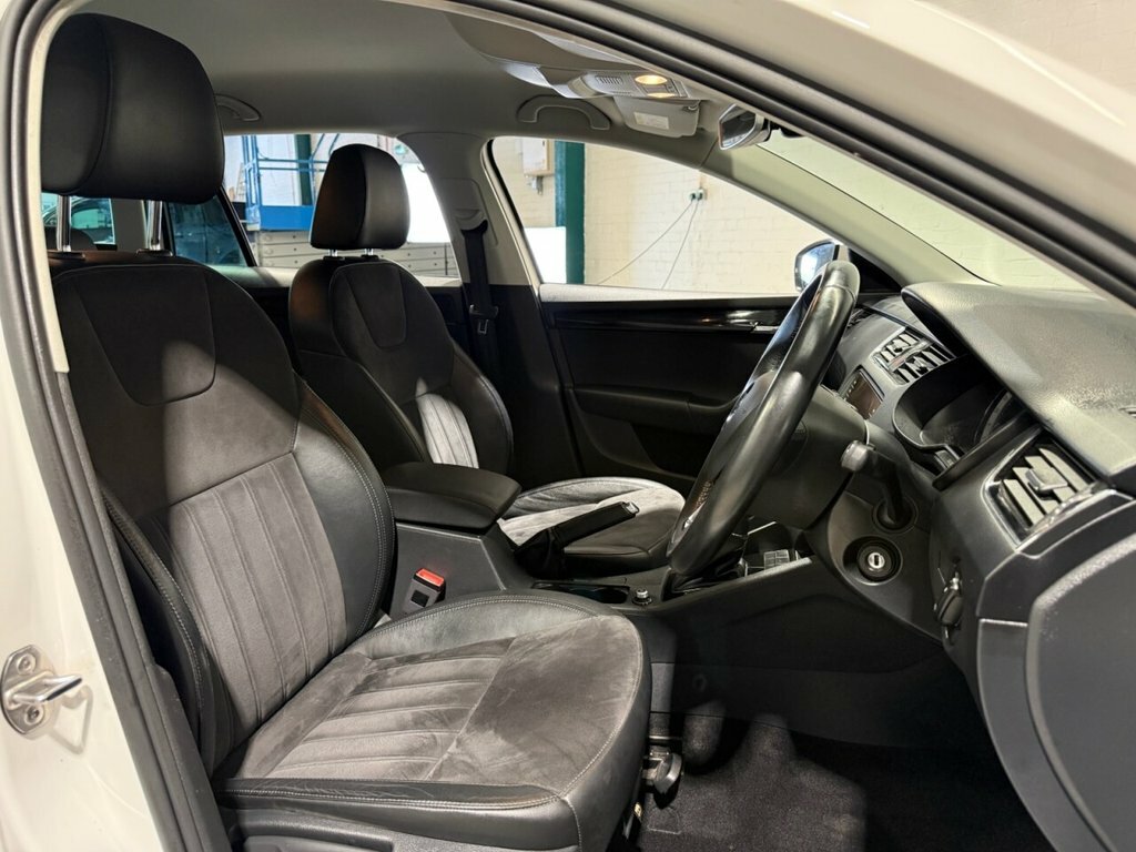 Skoda Octavia 1.6L Se L White #4