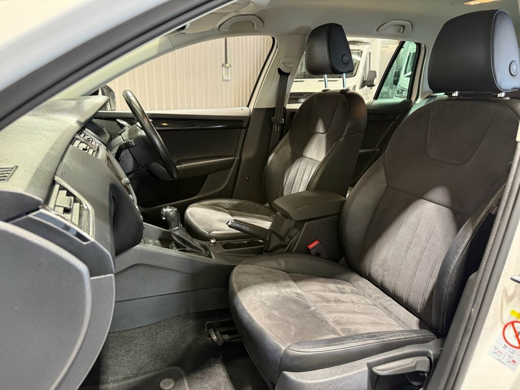 Skoda Octavia 1.6L Se L White #5