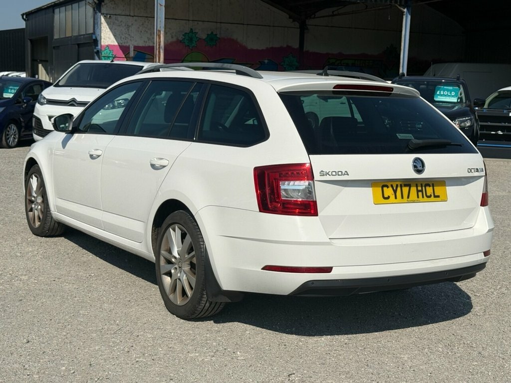 Skoda Octavia 1.6L Se L White #2