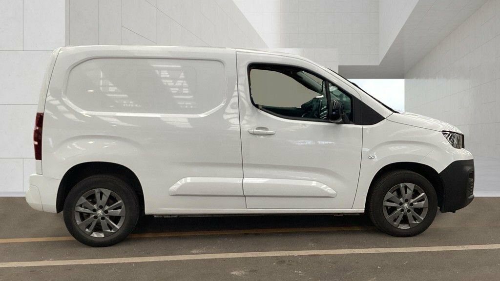 Peugeot Partner 1.5L Asphalt Premium White #5