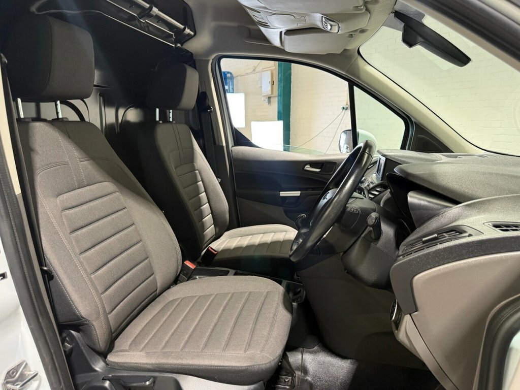 Ford Transit Connect 1.5L Limited HN72WCR White #4