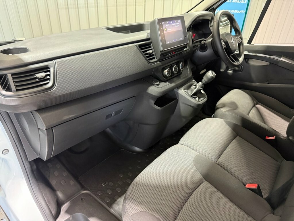 Renault Trafic 2L Business HK23EZN White #6