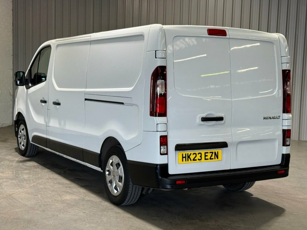 Renault Trafic 2L Business HK23EZN White #2