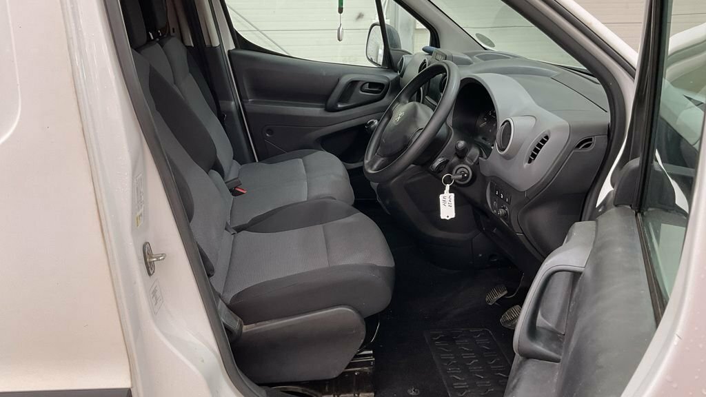 Peugeot Partner 1.6L Professional White #5