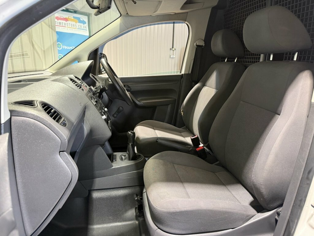 Volkswagen Caddy 1.6L C20 Startline White #4