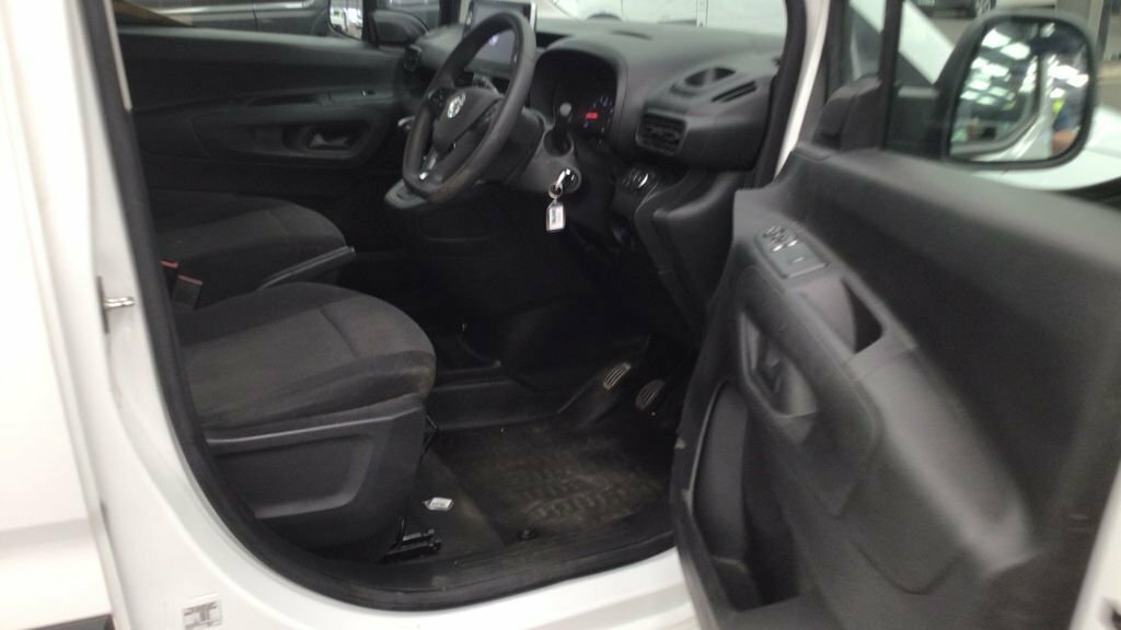 Vauxhall Combo 2300 1.5 Turbo D 100Ps H1 Prime Van White #8