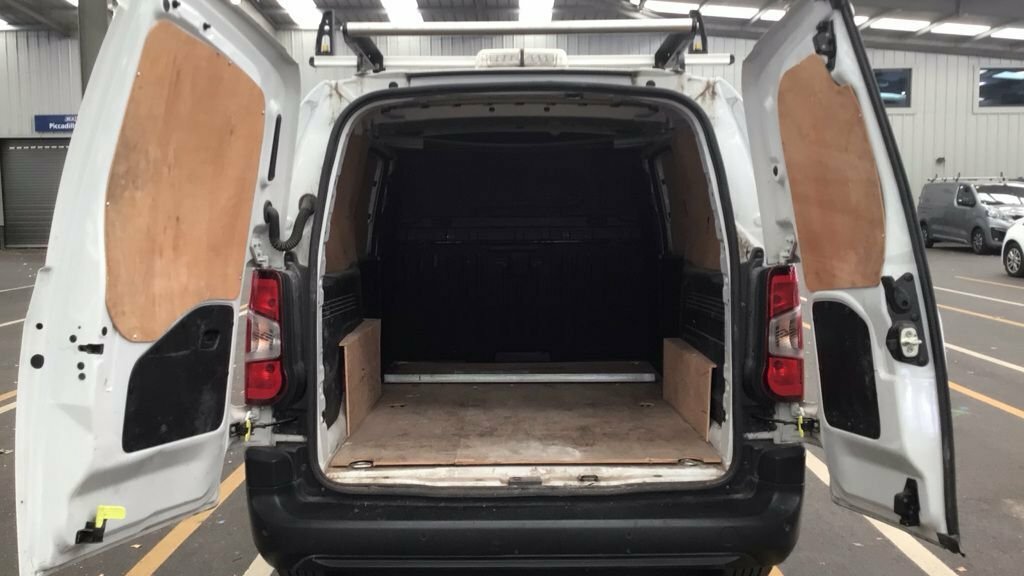 Vauxhall Combo 2300 1.5 Turbo D 100Ps H1 Prime Van White #7