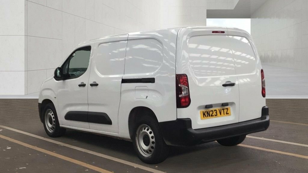 Vauxhall Combo 1.5L Prime 6Dr White #3