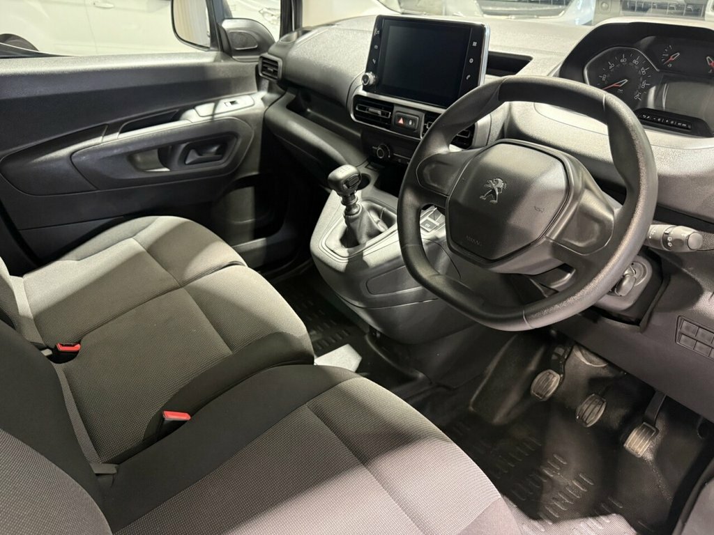 Peugeot Partner 1.5L Professional Premium FT72OEO White #3