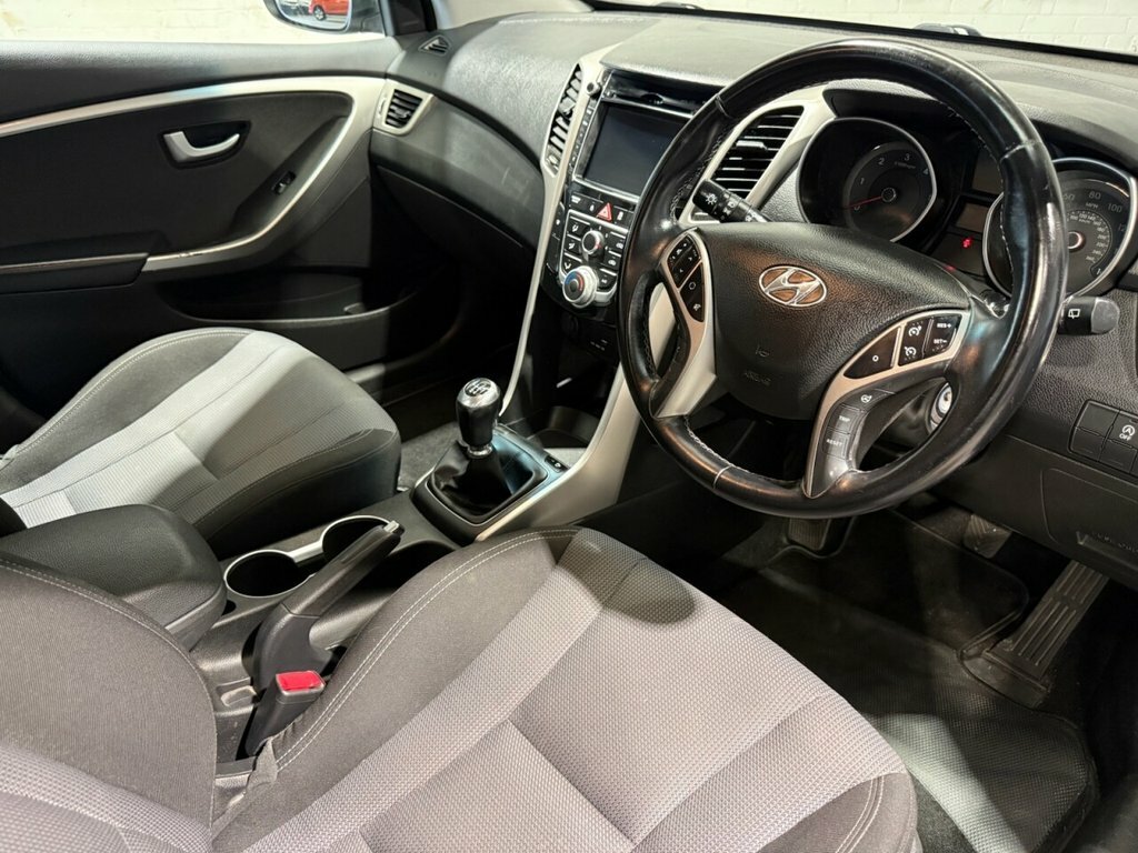 Hyundai I30 1.4L Se Nav White #7