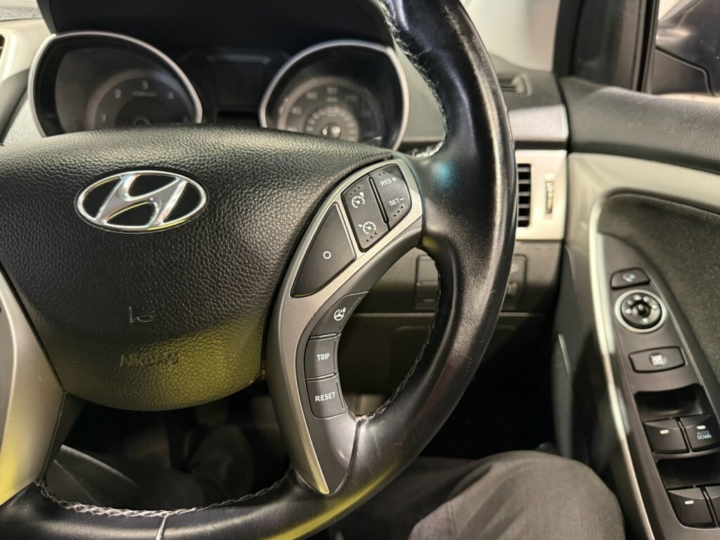 Hyundai I30 1.4L Se Nav White #26
