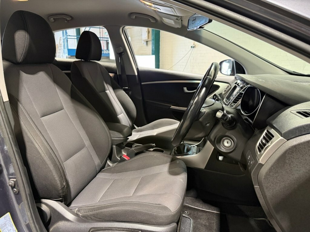 Hyundai I30 1.4L Se Nav White #8