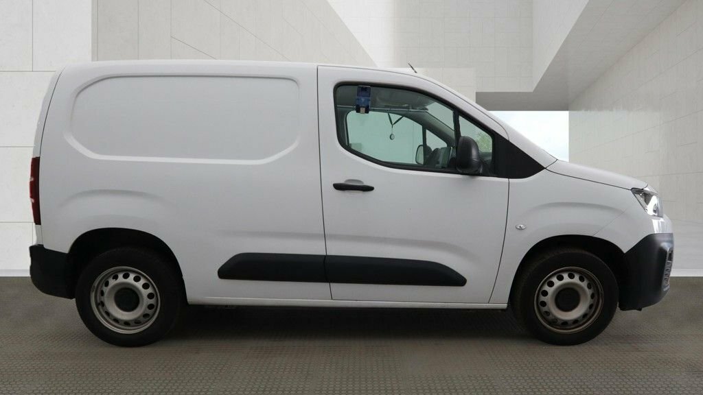 Citroen Berlingo 1.5L Enterprise Edition M White #4