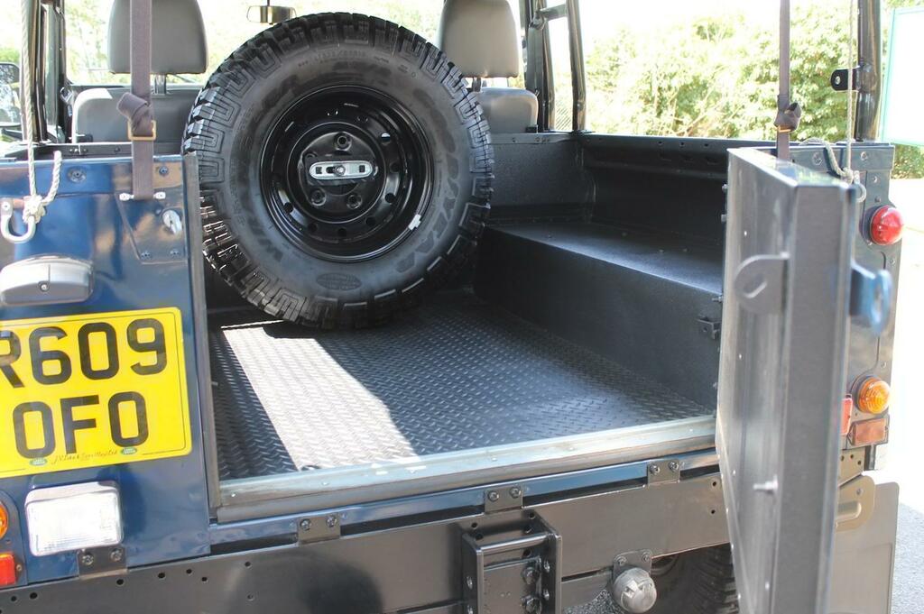 Land Rover Defender 50Th Anniversay Edition V8 4.0 Litre Green #12