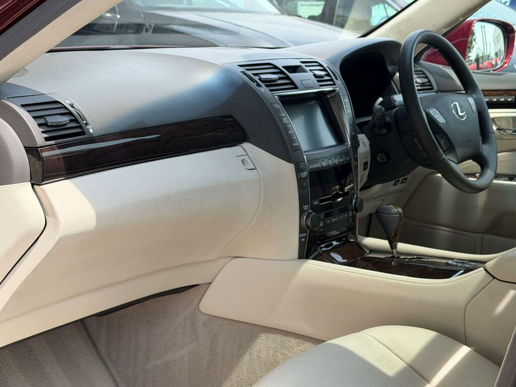 Lexus LS 5.0 V8 Cvt 4Wd Euro 5 Ss  #8